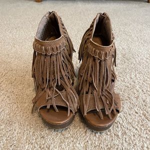 Fringe wedges
